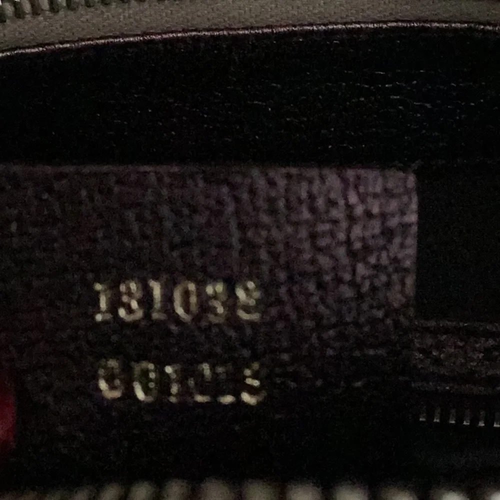 Authentic vintage GUCCI
Bamboo Ring Hobo - Picture 10 of 13